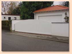 Freitragendes Schiebetor